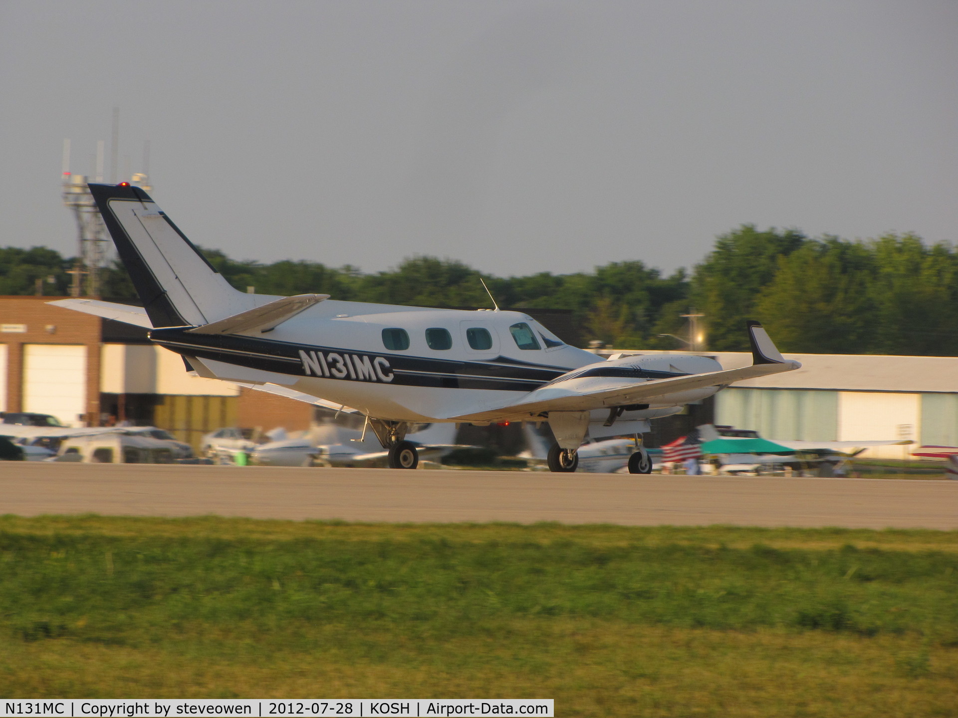 N131MC, 1976 Beech B-60 Duke Duke C/N P-392, AT OSHKOSH