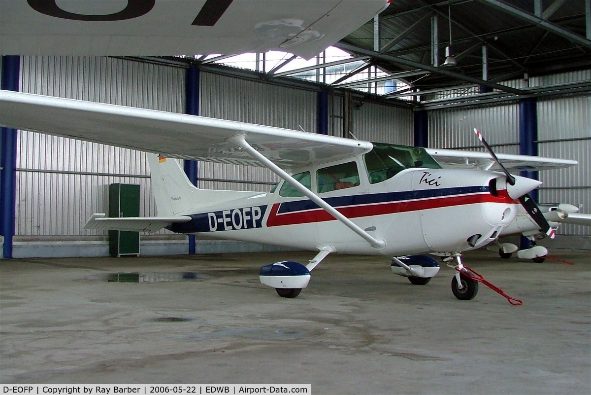 D-EOFP, 1981 Reims F172P C/N 2095, R/Cessna F.172P Skyhawk [2095] Bremerhaven~D 22/05/2006