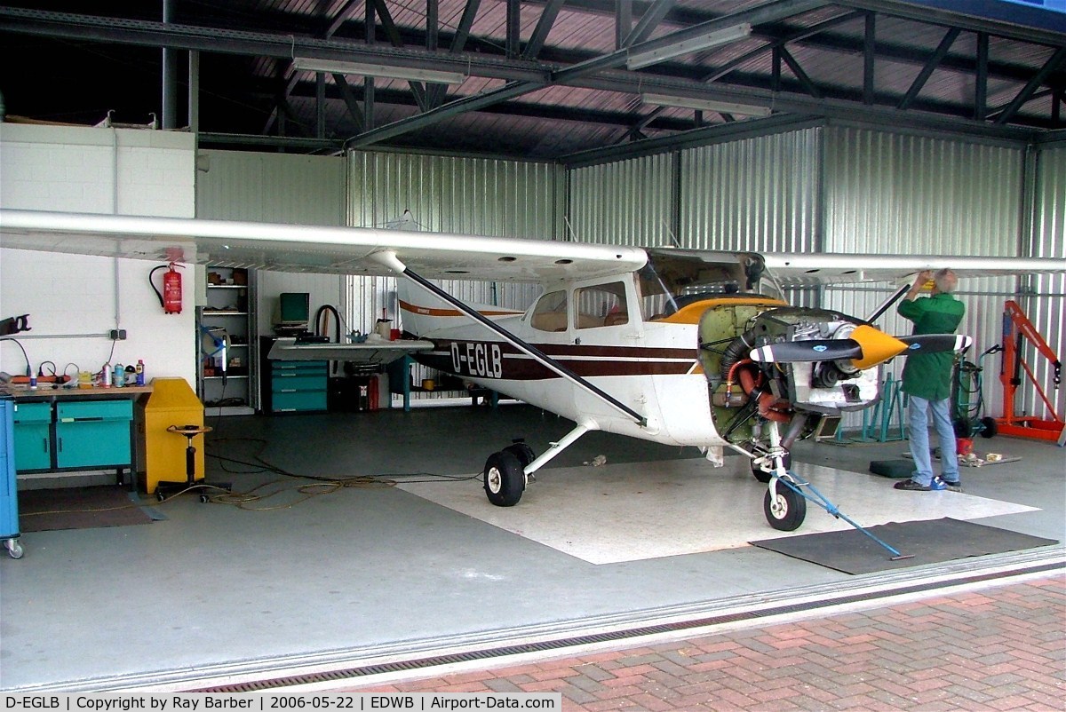 D-EGLB, Reims F172N Skyhawk C/N 1810, R/Cessna F.172N Skyhawk [1810] Bremerhaven~D 22/05/2006