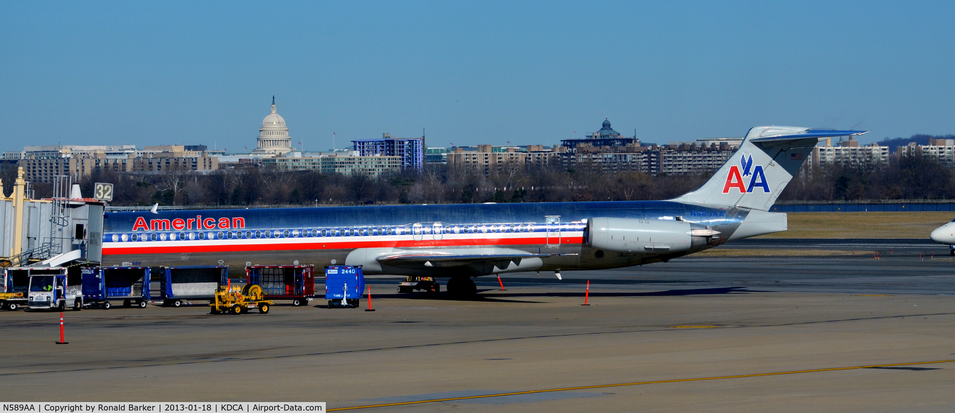 N589AA, 1991 McDonnell Douglas MD-83 (DC-9-83) C/N 53252, National