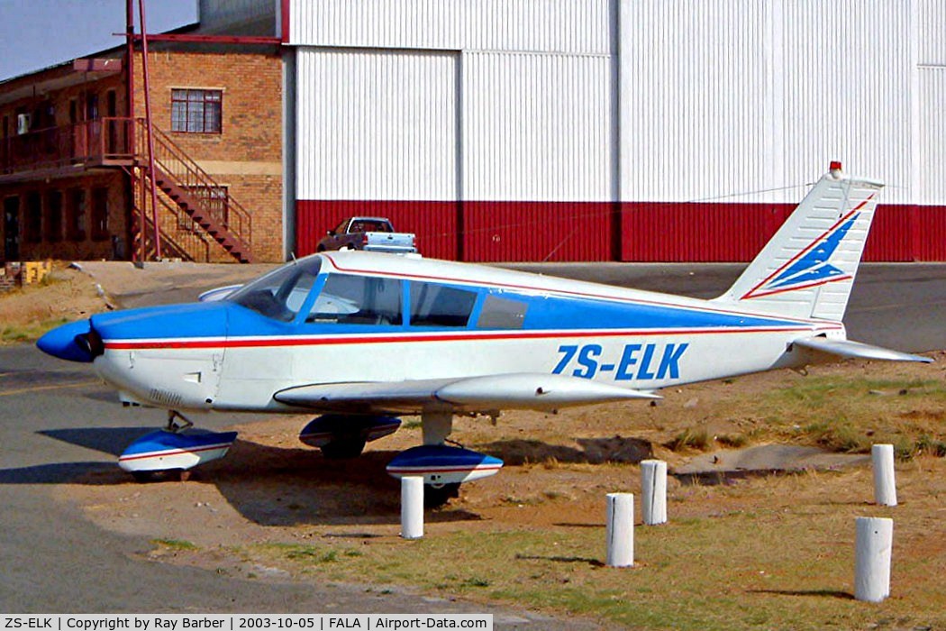 ZS-ELK, 1966 Piper PA-28-180 Cherokee C C/N 28-2893, Piper PA-28-180 Cherokee C [28-2893] Lanseria~ZS 05/10/2003