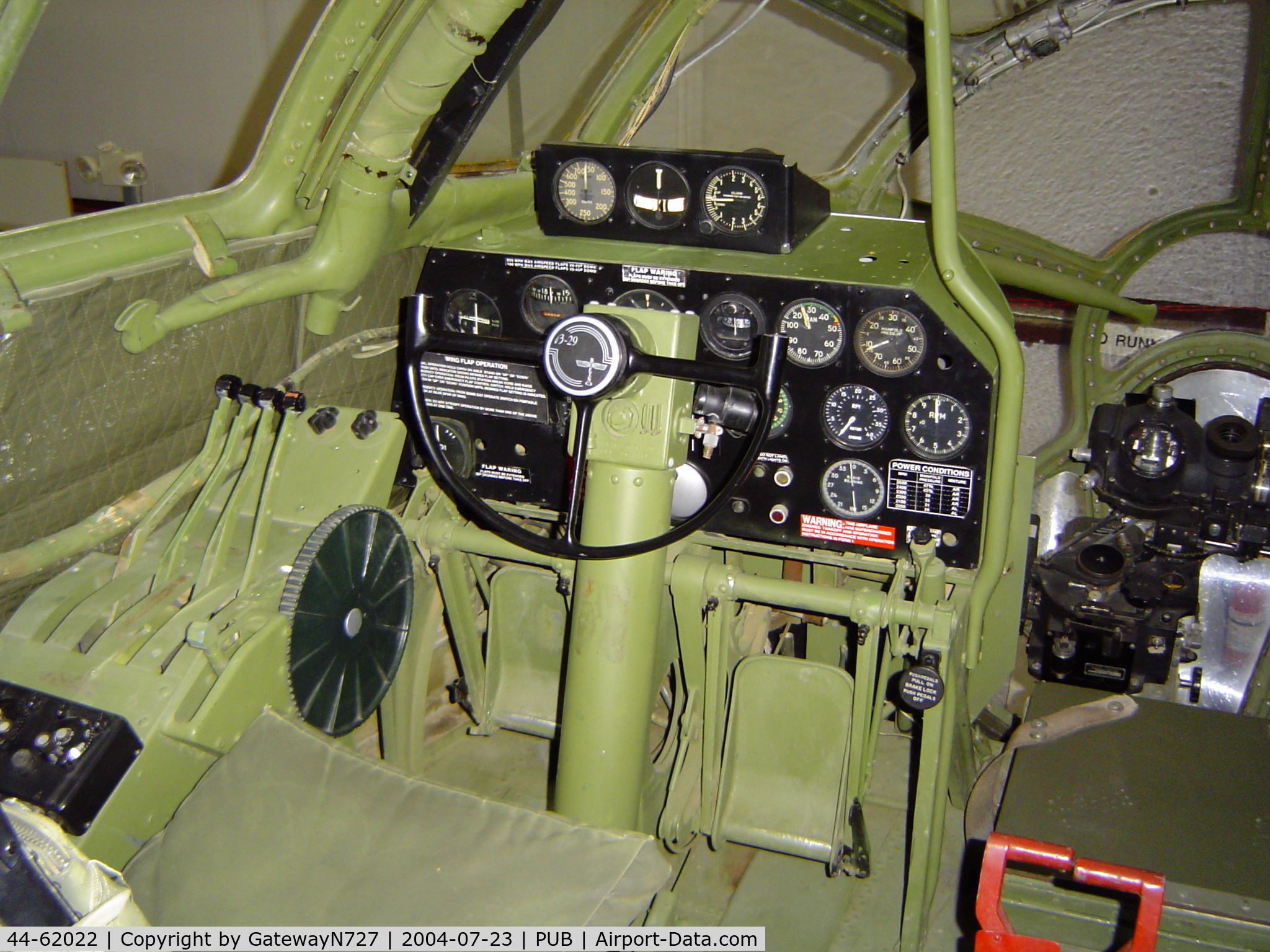 44-62022, Boeing B-29 Superfortess C/N 11499, Aircraft commander's station.