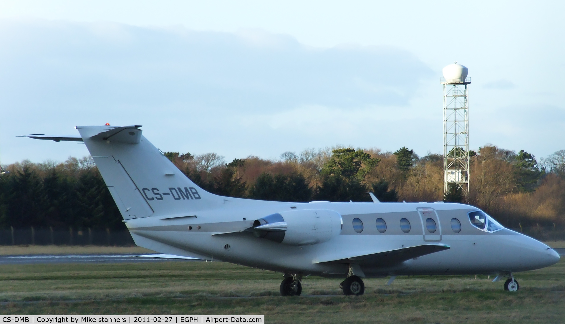 CS-DMB, 2005 Hawker Beechcraft 400A Beechjet Beechjet C/N RK-403, Netjets Hawker 400XP Arrives at EDI