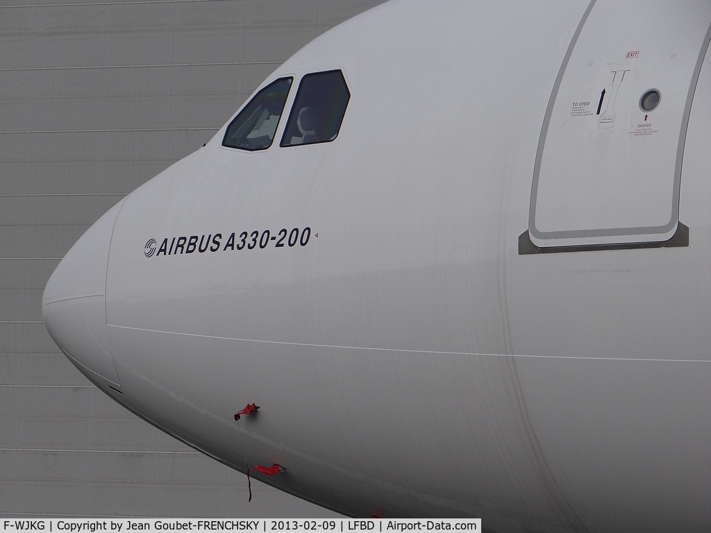F-WJKG, 2000 Airbus A330-243 C/N 345, white colors Aiirbus