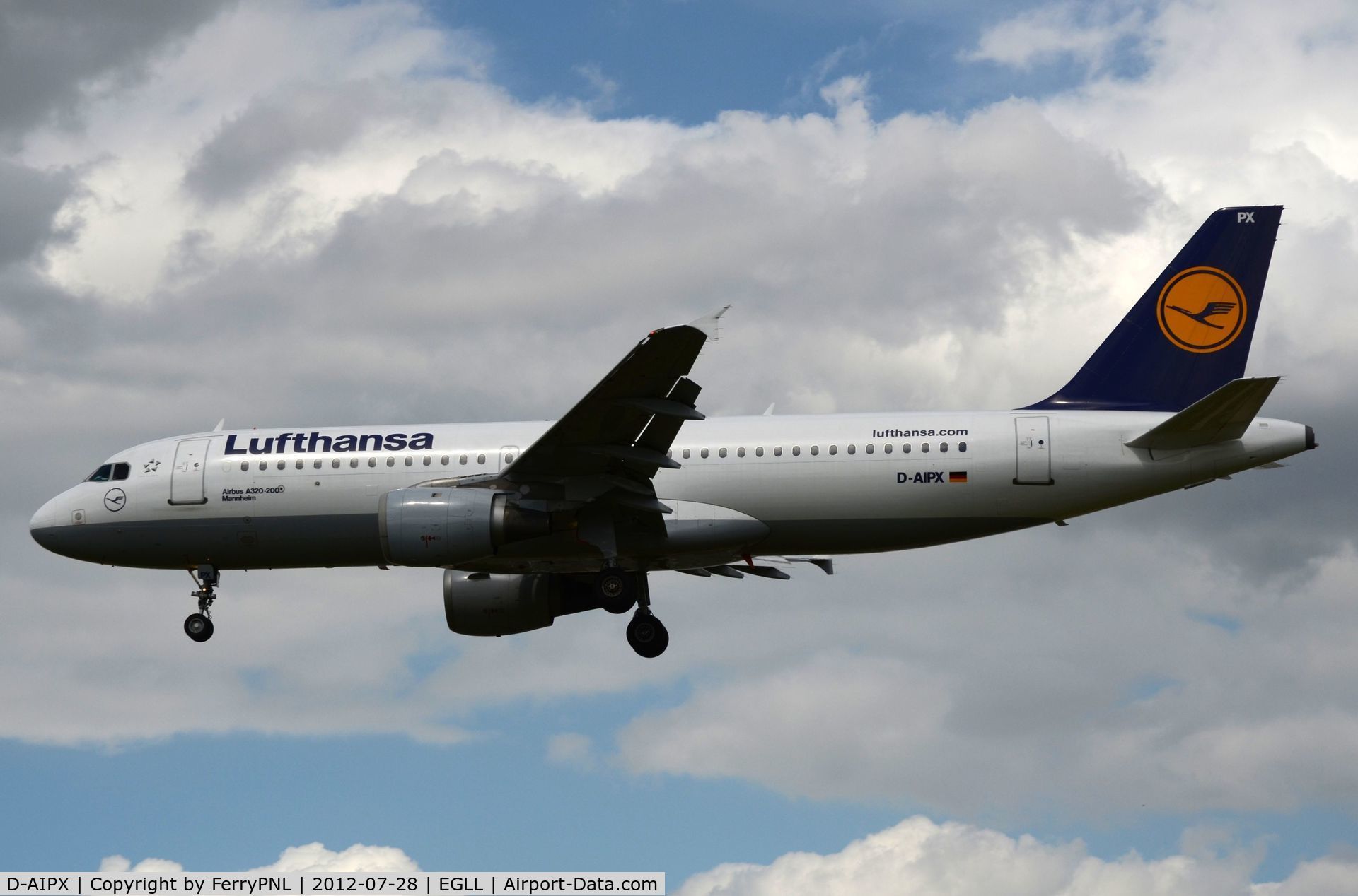 D-AIPX, 1990 Airbus A320-211 C/N 147, LH A320. This plane crashed 24. Mar 2015 in France.
