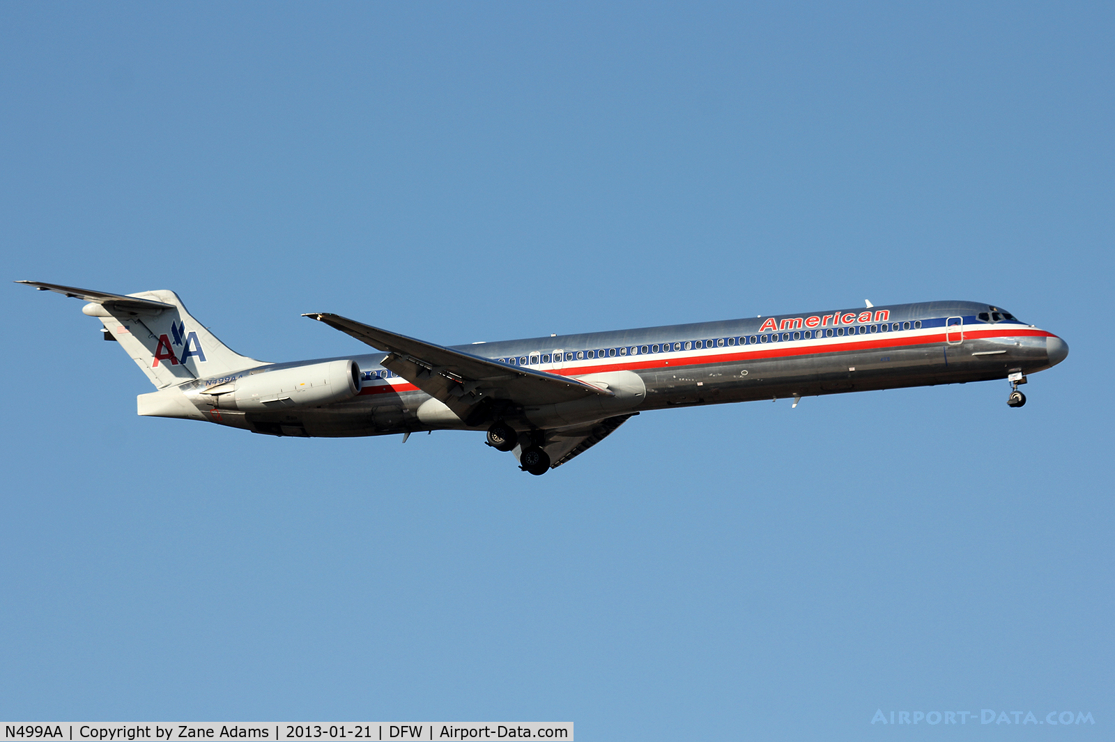 N499AA, 1989 McDonnell Douglas MD-82 (DC-9-82) C/N 49737, American Airlines landing at DFW Airport