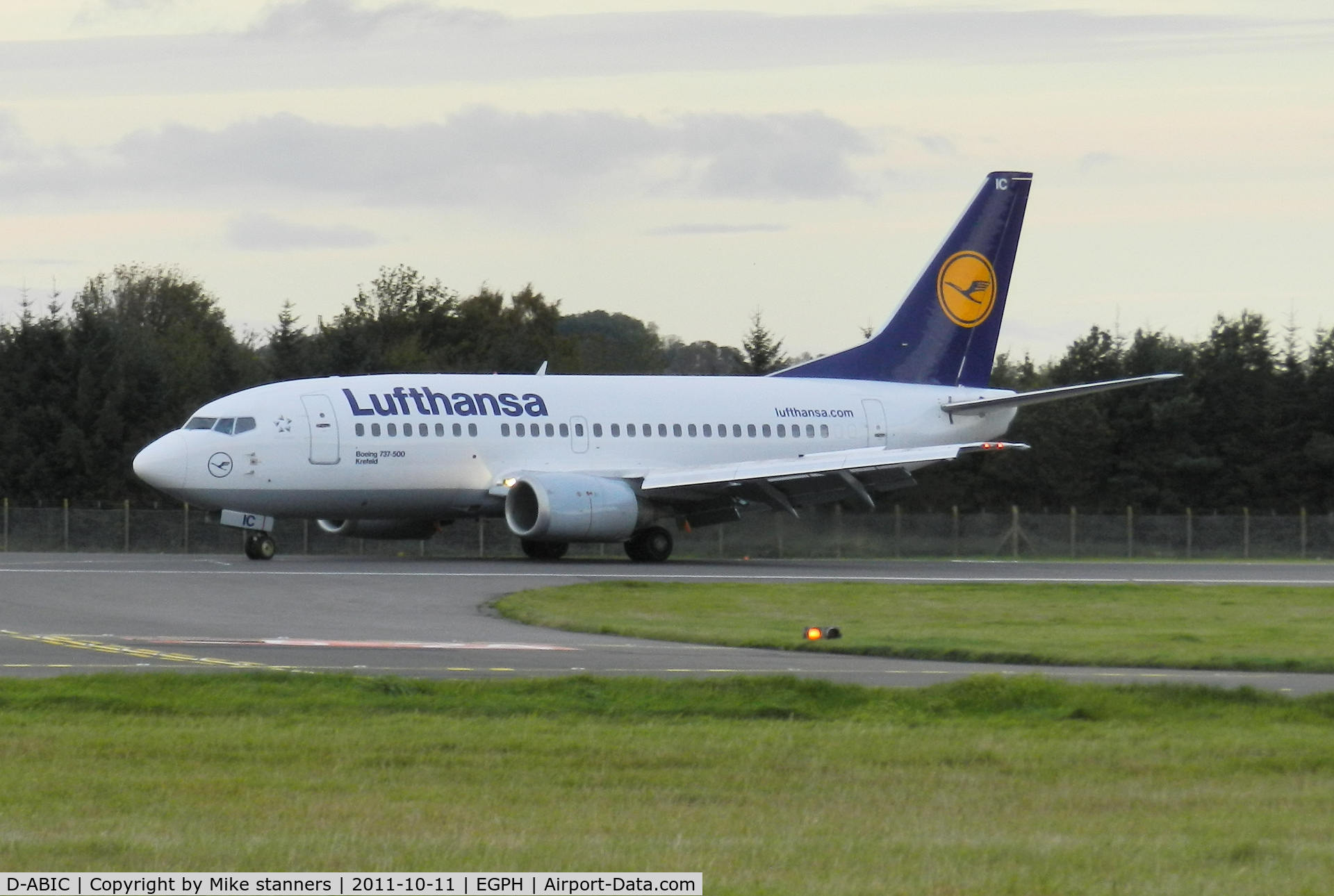 D-ABIC, 1990 Boeing 737-530 C/N 24817, Lufthansa B737 arrives at EDI From FRA