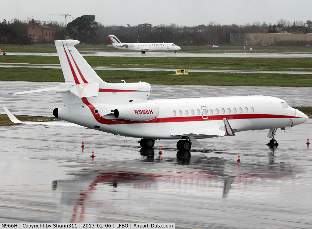 N966H, 2010 Dassault Falcon 7X C/N 89, Parked at the General Aviation area...