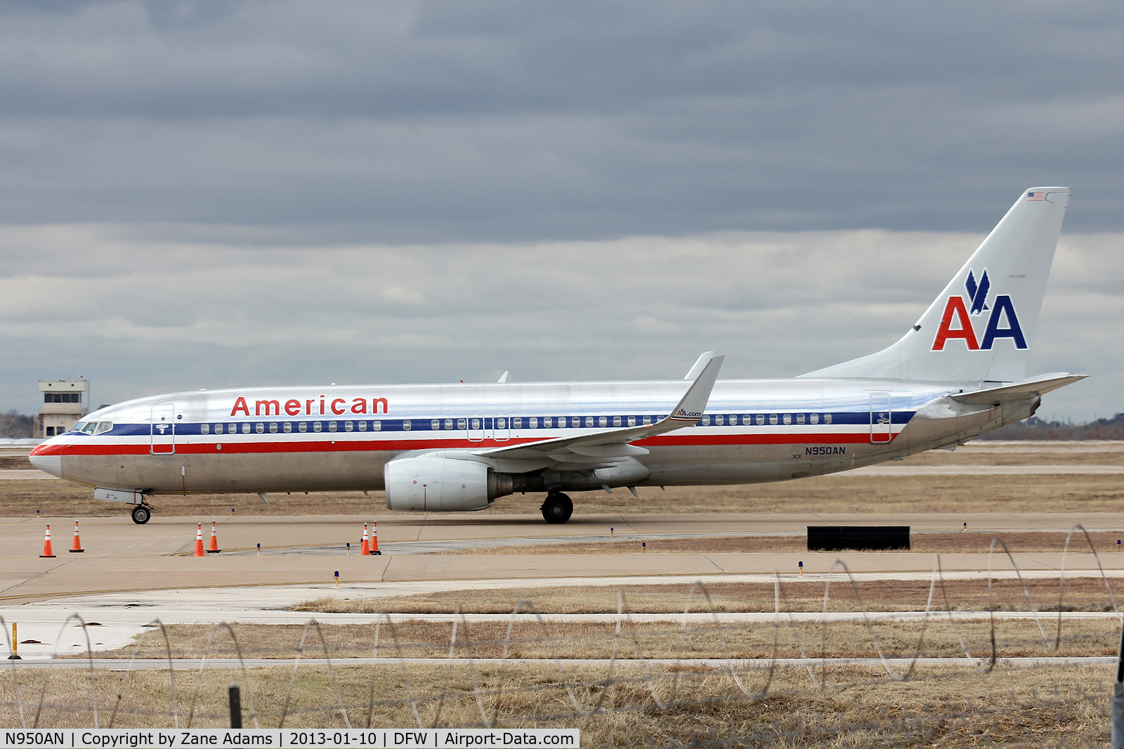 N950AN, 2000 Boeing 737-823 C/N 30087, American Airlines at DFW Airport