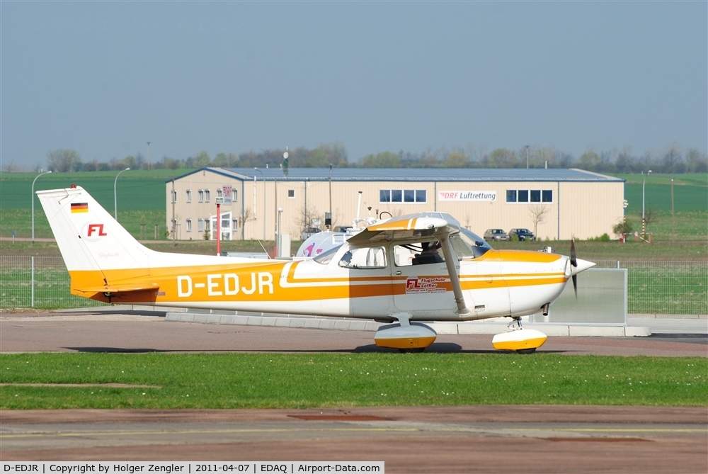 D-EDJR, 1974 Reims F172M Skyhawk Skyhawk C/N 1176, On taxi to fuel station...