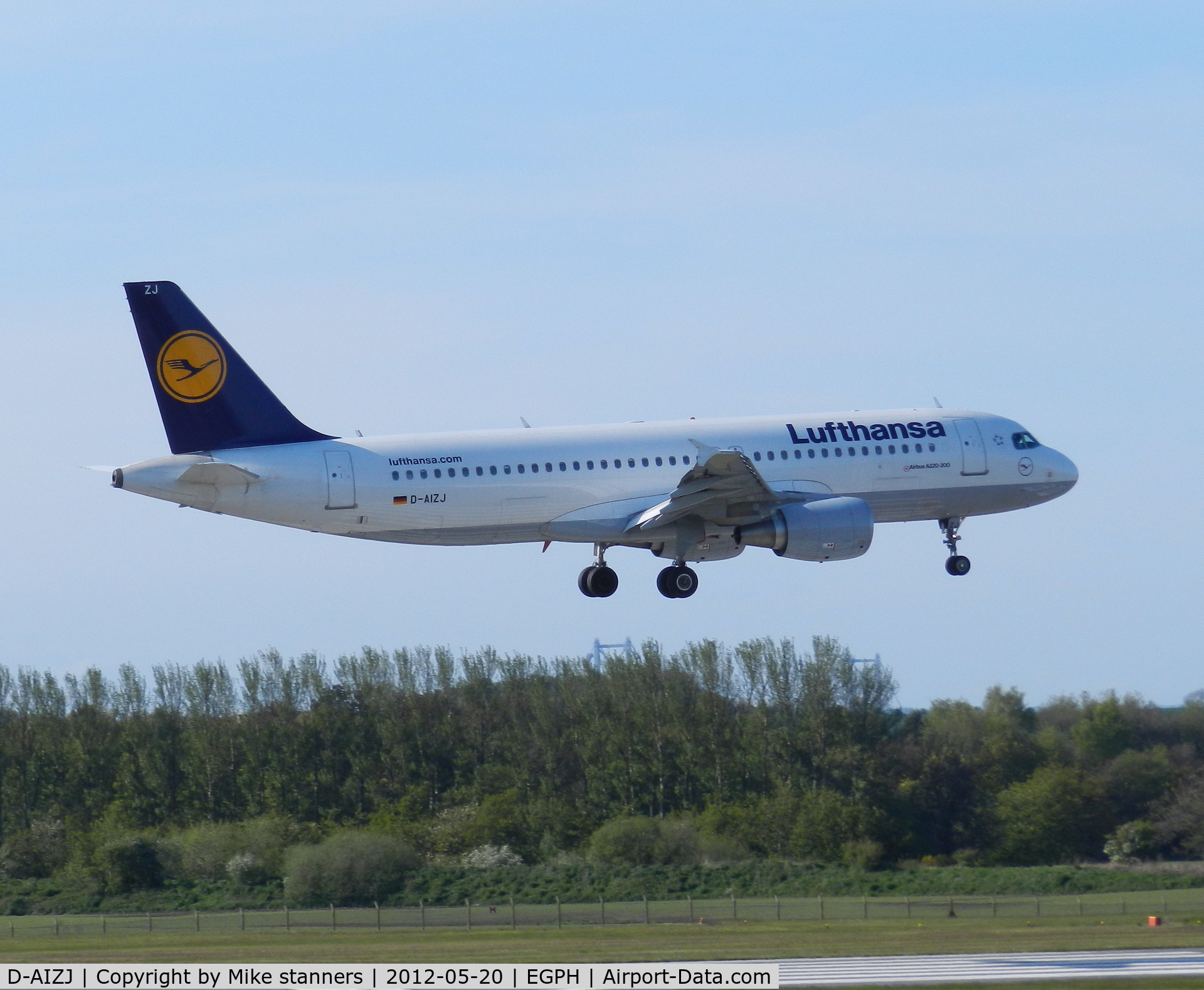 D-AIZJ, 2010 Airbus A320-214 C/N 4449, “Lufthansa 1TV” landing on runway 06 from FRA