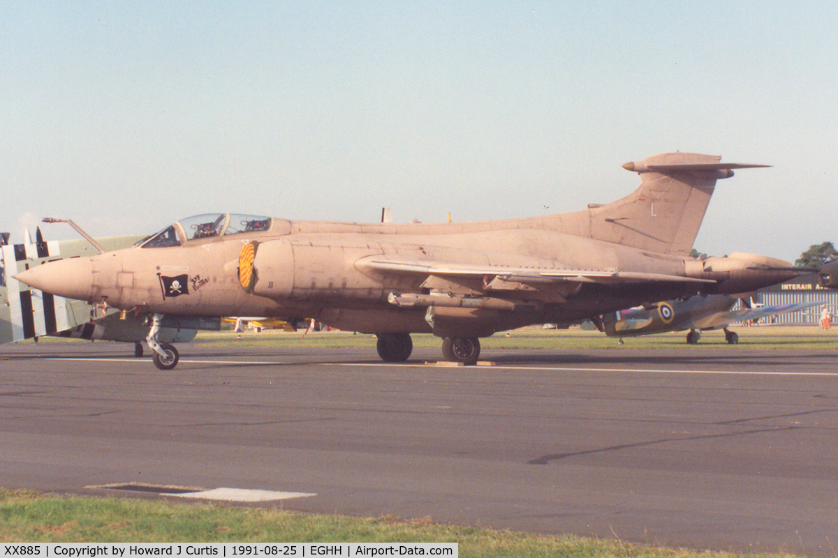 XX885, 1974 Hawker Siddeley Buccaneer S.2B C/N B3-01-73, Cod L, 'Sky Pirates' markings on nose. At the air show.