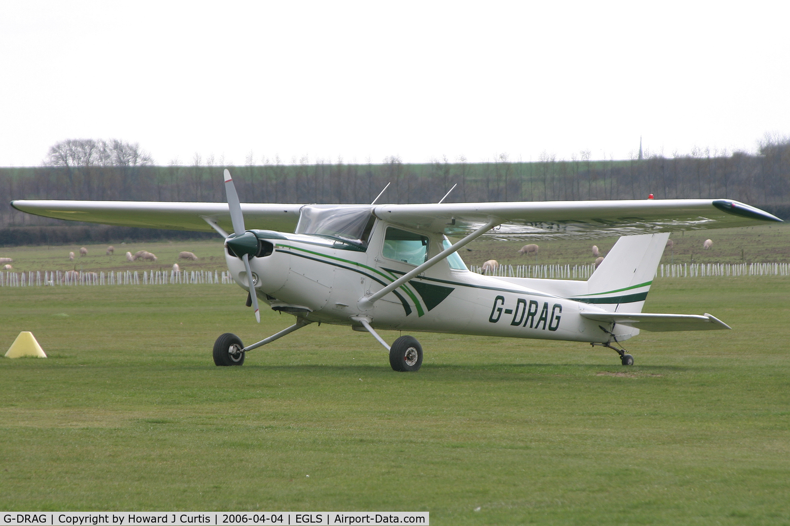 G-DRAG, 1980 Cessna 152 C/N 152-83188, Privately owned.