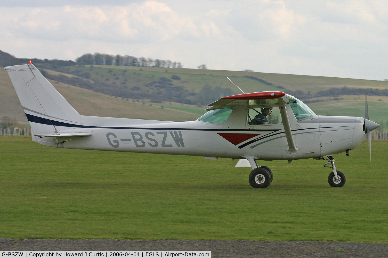 G-BSZW, 1977 Cessna 152 C/N 152-81072, Privately owned.