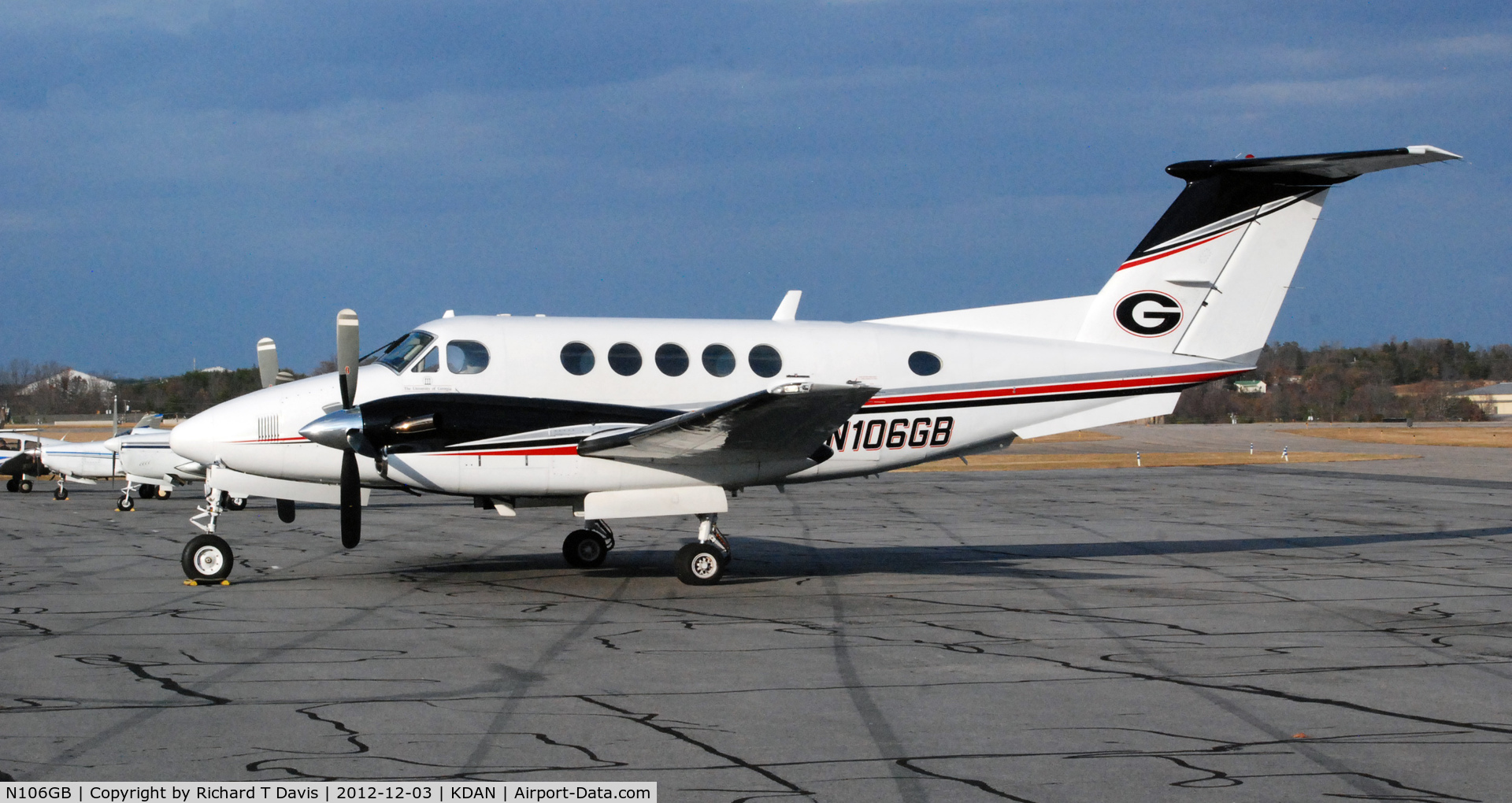 N106GB, 1986 Beech B200 King Air C/N BB-1249, 1986 Beech B200 in Danville Va.