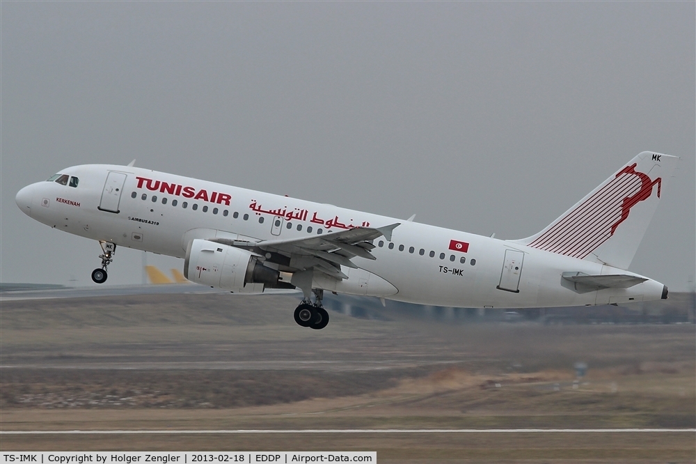 TS-IMK, 1998 Airbus A319-114 C/N 880, Take-off for a ride to tunesian beaches......