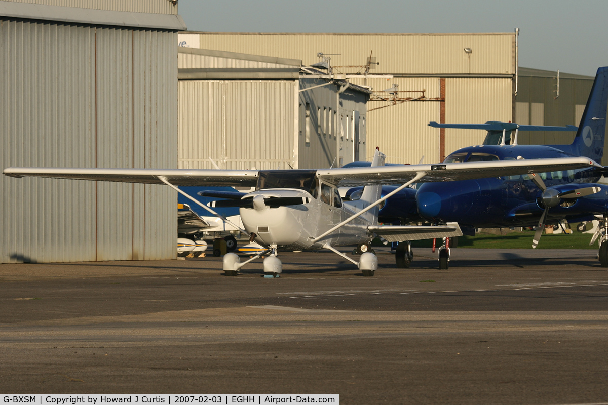 G-BXSM, 1998 Cessna 172R Skyhawk C/N 17280320, Privately owned. Unmarked following a repaint.