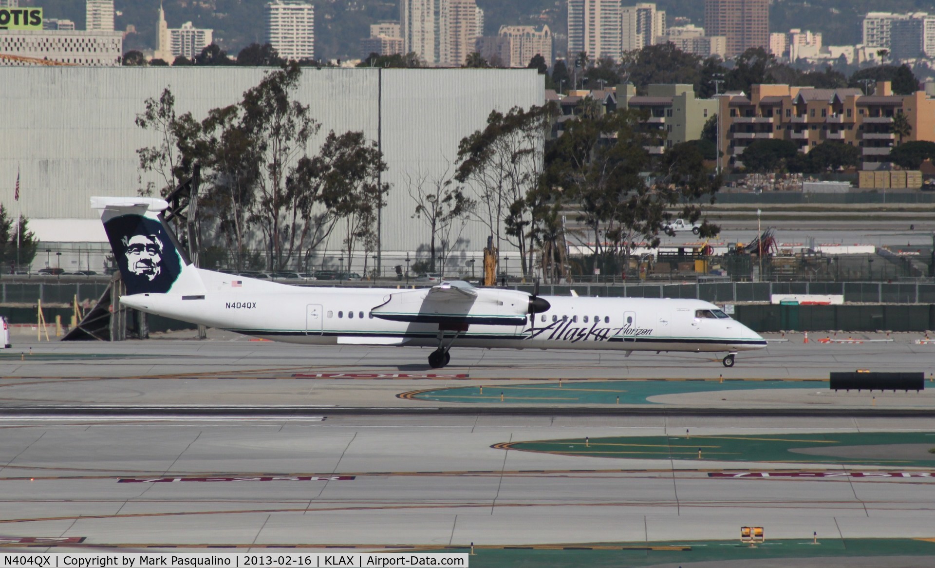 N404QX, 2001 Bombardier DHC-8-402 Dash 8 C/N 4046, DHC-8-400