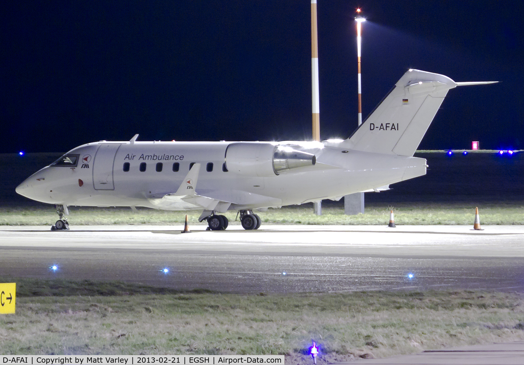 D-AFAI, 1998 Bombardier Challenger 604 (CL-600-2B16) C/N 5366, Sat on stand at EGSH.