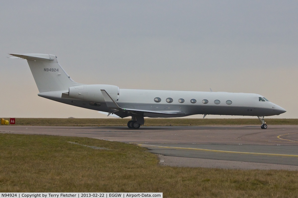 N94924, 2009 Gulfstream Aerospace GV-SP (G550) C/N 5255, 2009 Gulfstream Aerospace GV-SP (G550), c/n: 5255 at Luton