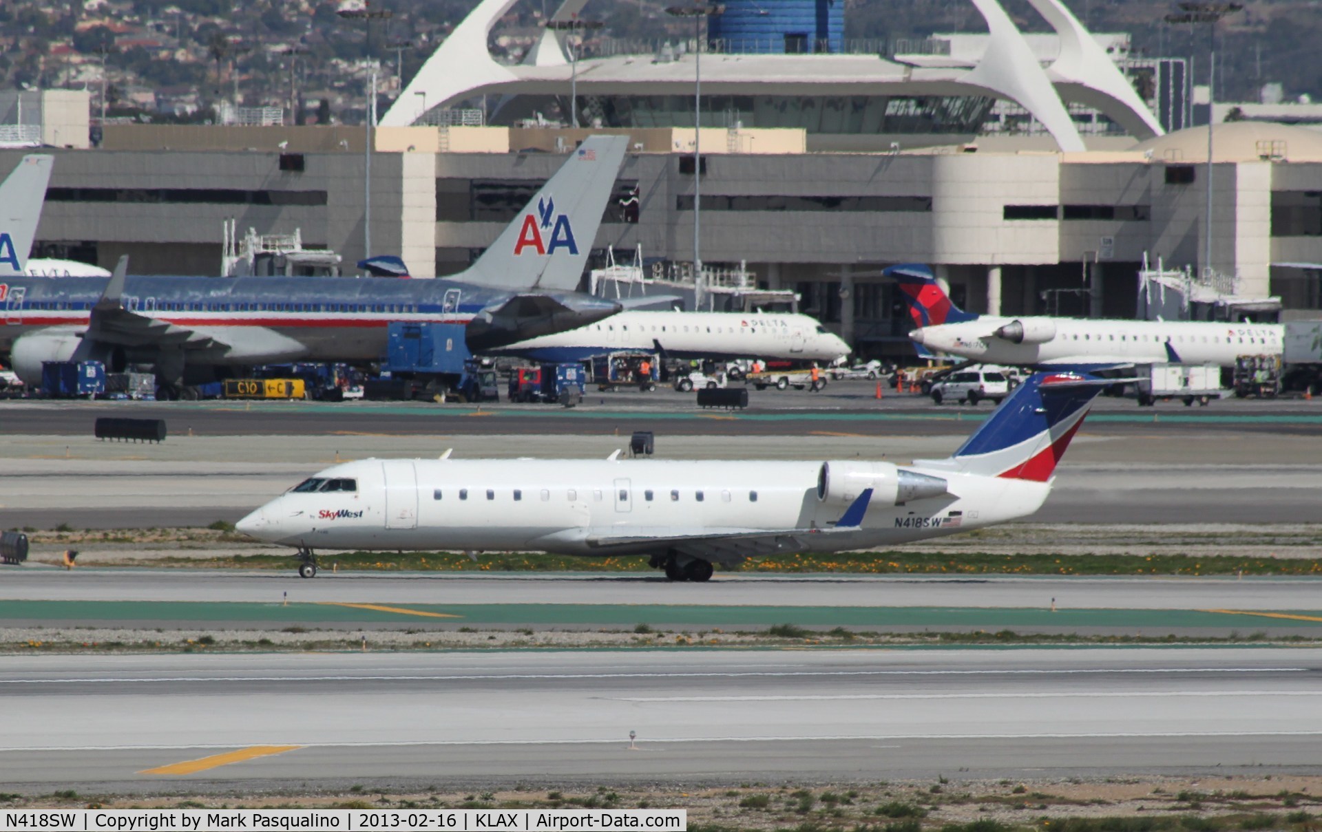 N418SW, 2000 Bombardier CRJ-200LR (CL-600-2B19) C/N 7446, CL-600-2B19