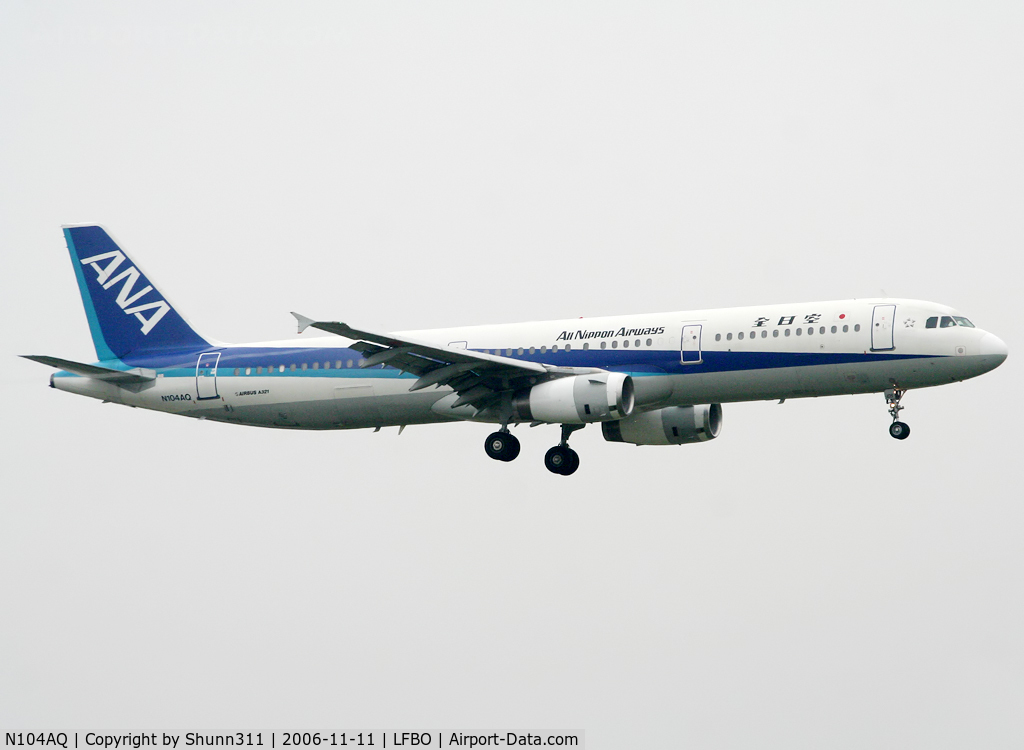 N104AQ, 1999 Airbus A321-231 C/N 1042, Landing rwy 32L