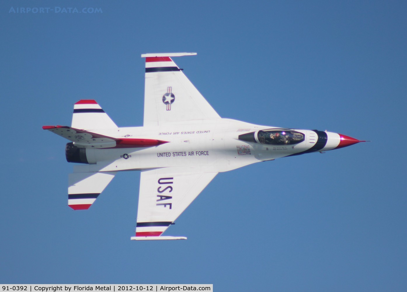 91-0392, 1993 General Dynamics F-16C Fighting Falcon C/N CC-90, Thunderbirds F-16C over Daytona Beach