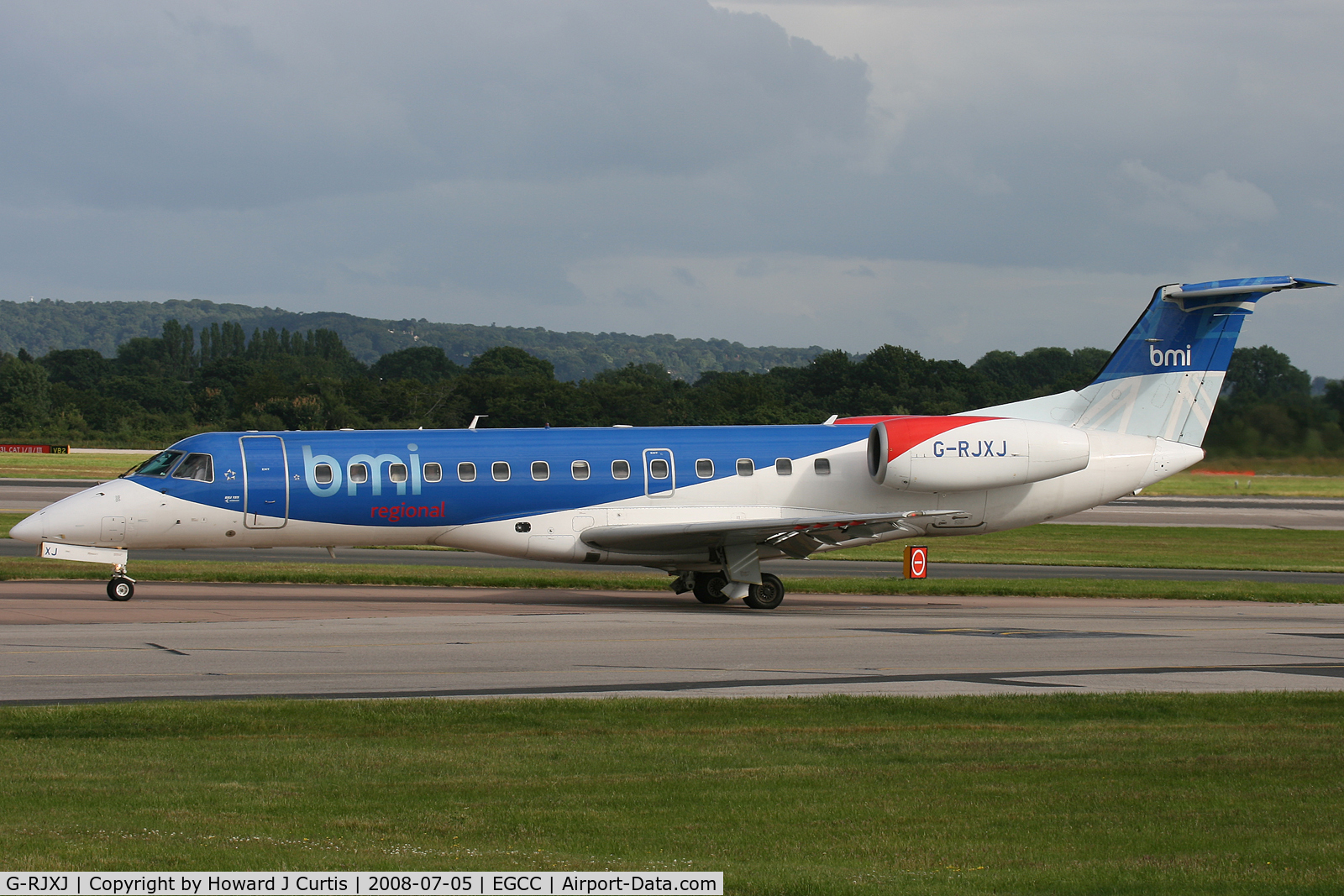 G-RJXJ, 2001 Embraer ERJ-135ER (EMB-135ER) C/N 145473, BMI Regional.