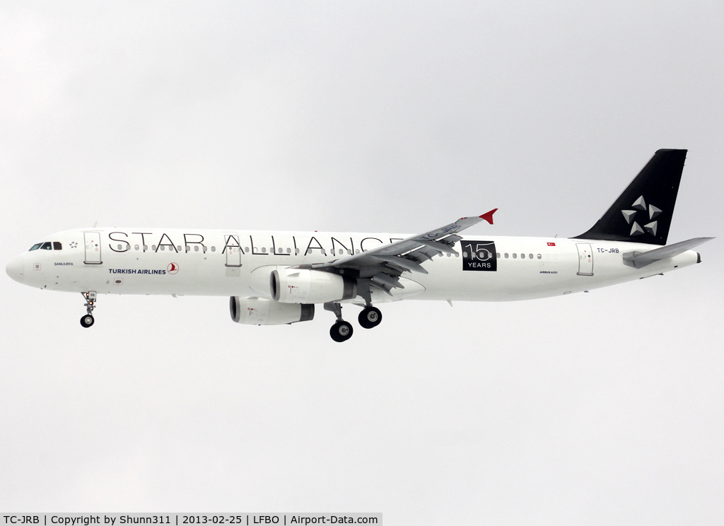 TC-JRB, 2006 Airbus A321-231 C/N 2868, Landing rwy 32L in Star Alliance c/s