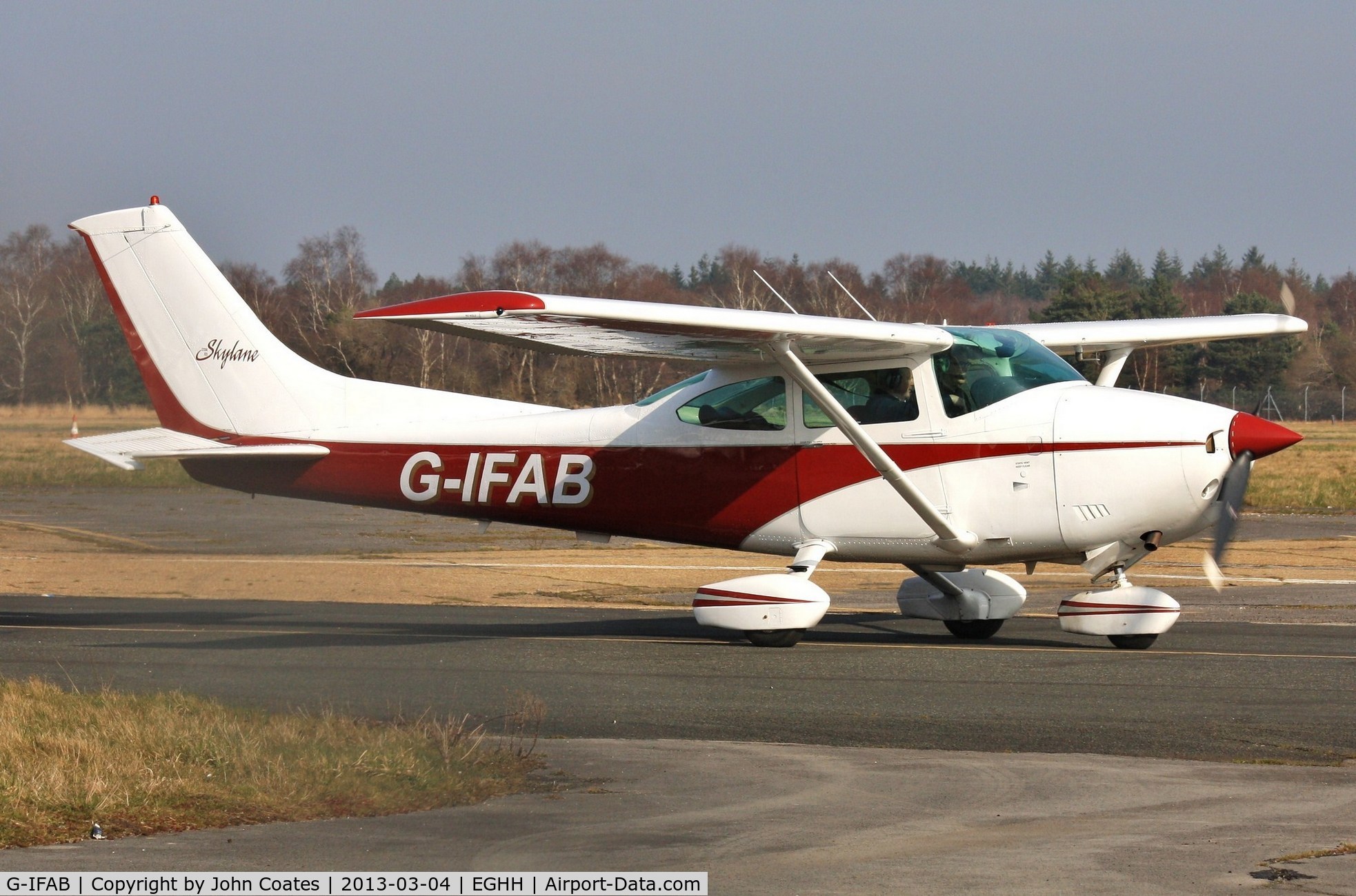 G-IFAB, 1979 Reims F182Q Skylane C/N 0127, Taxiing to depart Airtime