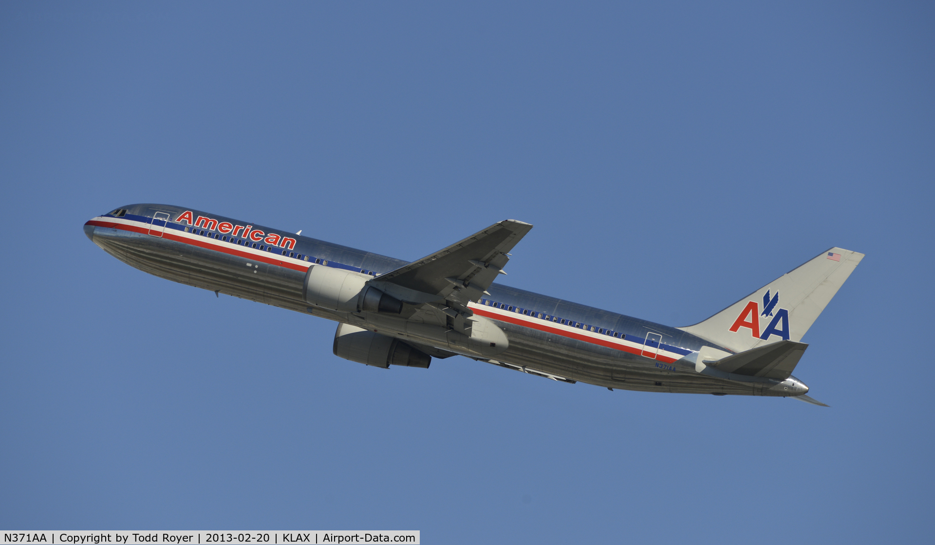 N371AA, 1992 Boeing 767-323 C/N 25198, Departing LAX
