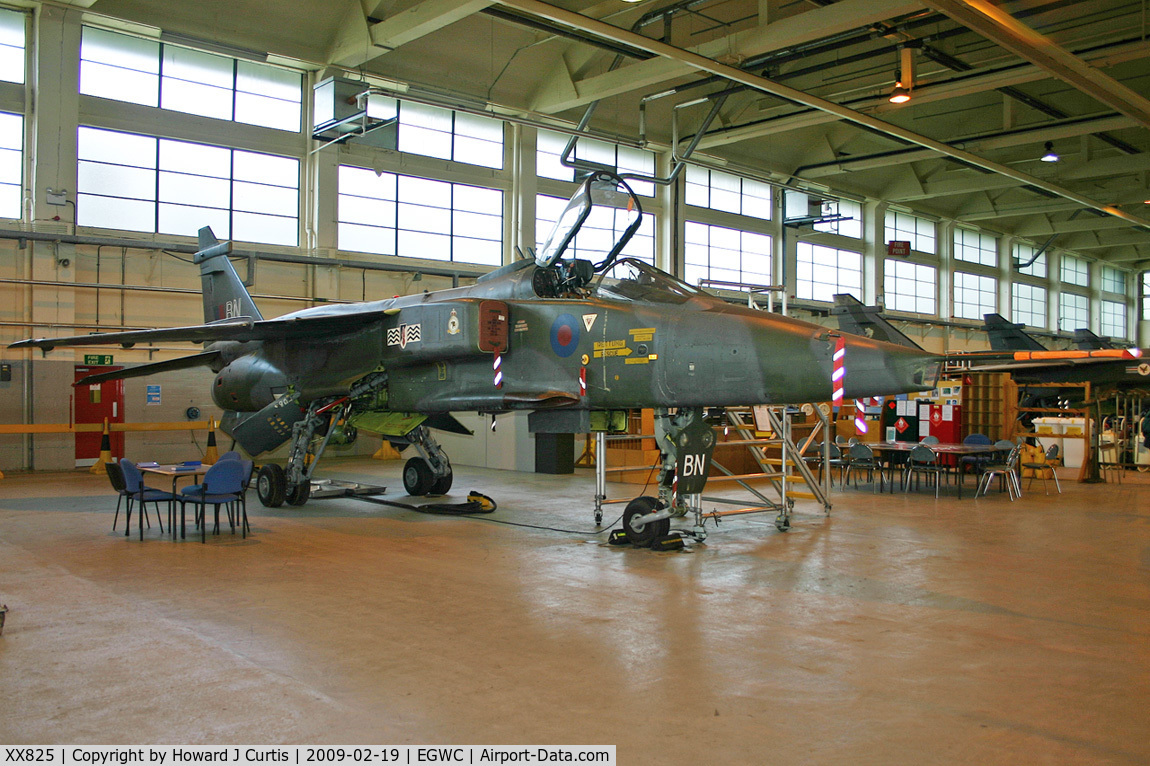 XX825, 1975 Sepecat Jaguar GR.1 C/N S.74, 9020M/BN, No 1 SoTT.