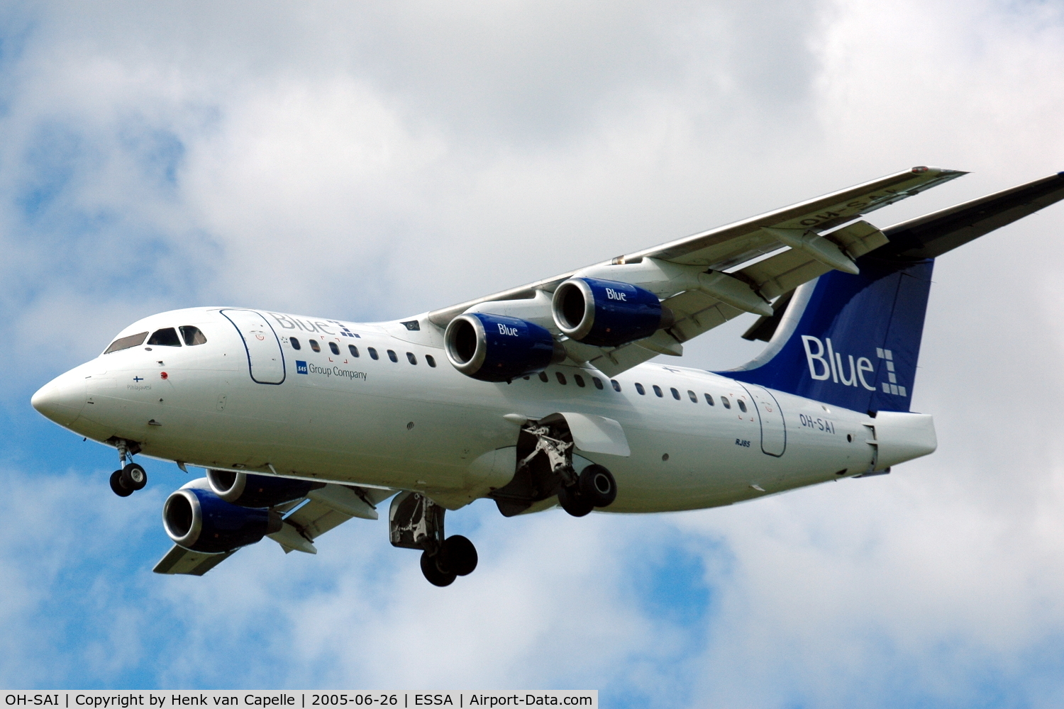 OH-SAI, 2001 BAE Systems Avro 146-RJ85 C/N E.2385, Blue1 Avro RJ85 approaching Stockholm Arlanda airport, Sweden.