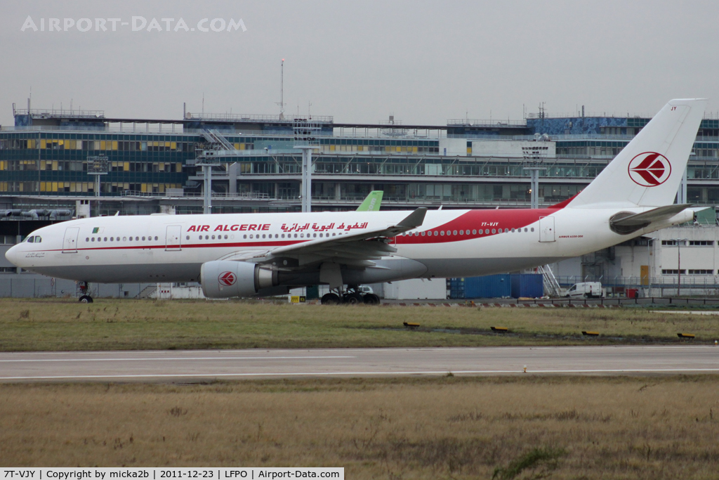 7T-VJY, 2005 Airbus A330-202 C/N 653, Taxiing