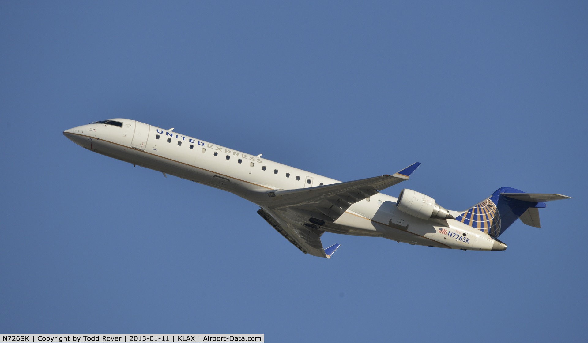 N726SK, 2005 Bombardier CRJ-701ER (CL-600-2C10) Regional Jet C/N 10190, Departing LAX