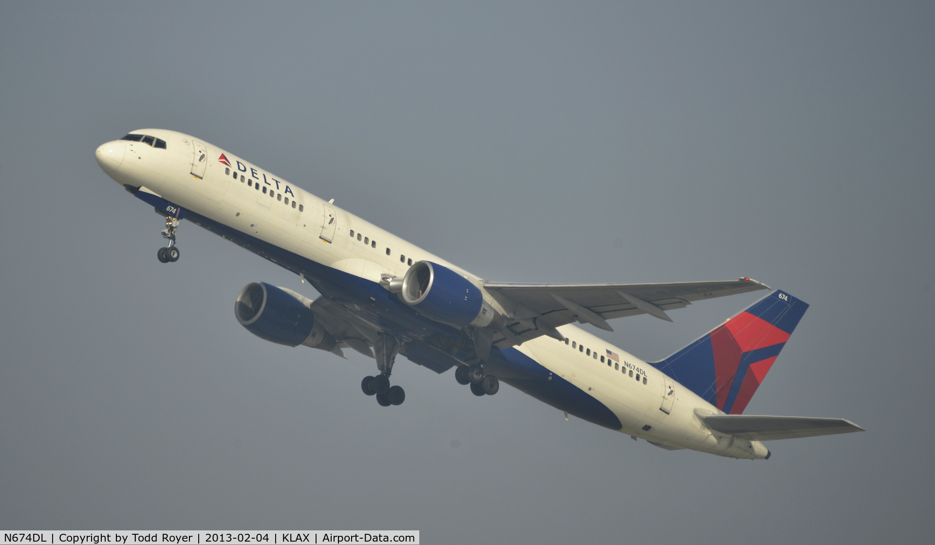 N674DL, 1992 Boeing 757-232 C/N 25979, Departing LAX