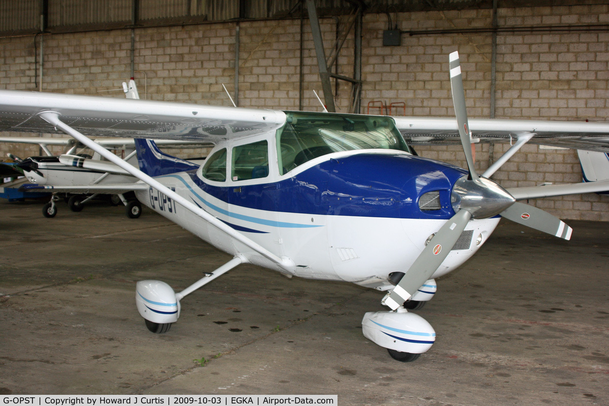 G-OPST, 1981 Cessna 182R Skylane C/N 182-67932, Privately owned.