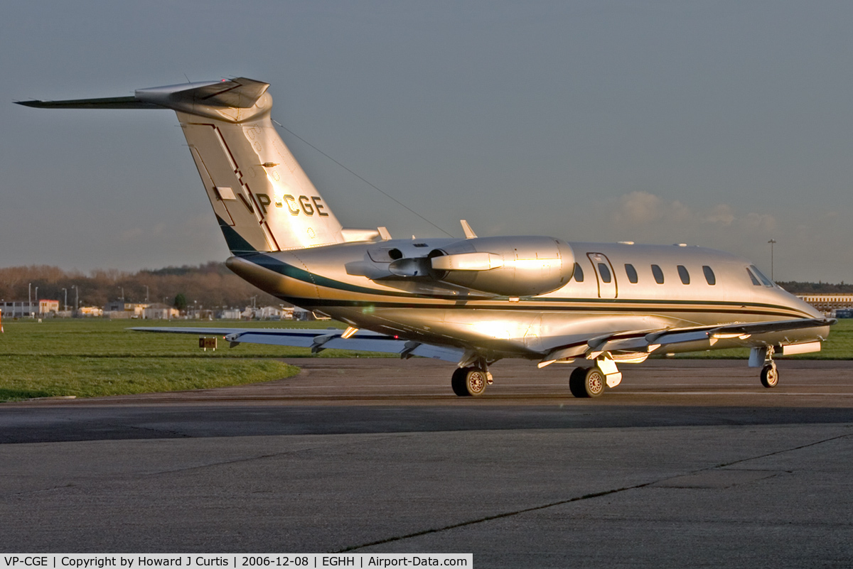 VP-CGE, 1997 Cessna 650 Citation VII C/N 650-7077, Corporate; glinting nicely in the sun.