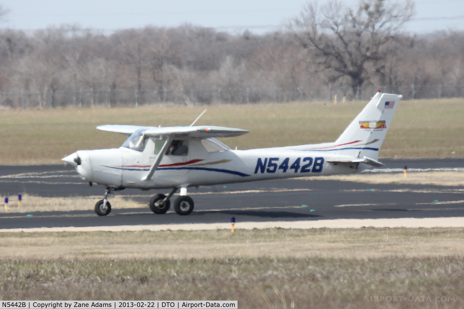 N5442B, 1979 Cessna 152 C/N 15283870, At the Denton Municipal Airport