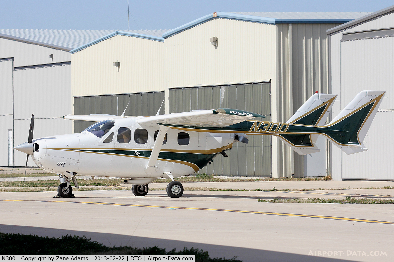 N300, 1976 Cessna T337G Turbo Super Skymaster C/N P3370236, At the Denton Municipal Airport