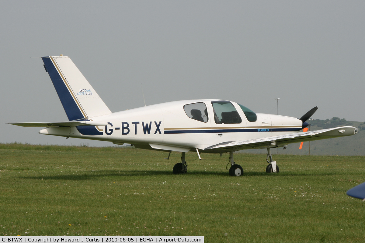 G-BTWX, 1991 Socata TB-9 Tampico C/N 1401, Privately owned.