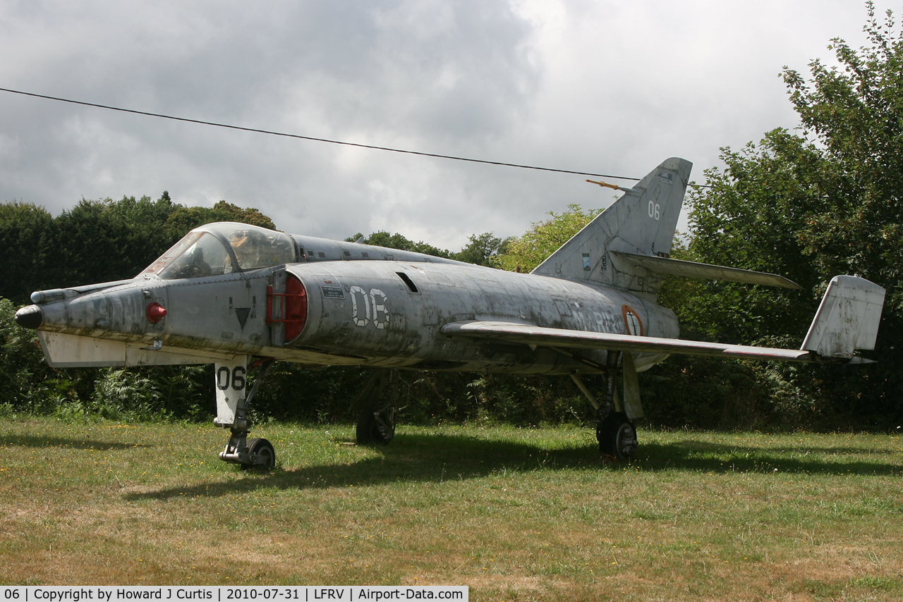 06, Dassault Etendard IV.M C/N 06, Preserved with the Ailes Anciennes Armorique.