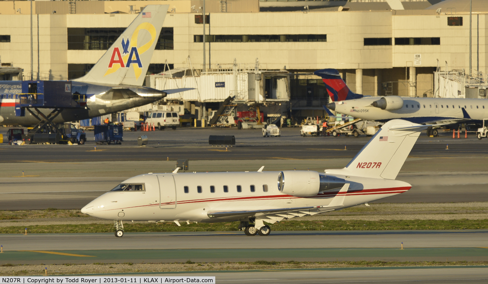 N207R, 1994 Raytheon Corporate Jets Inc Hawker 1000 C/N 259045, Taxiing for departure