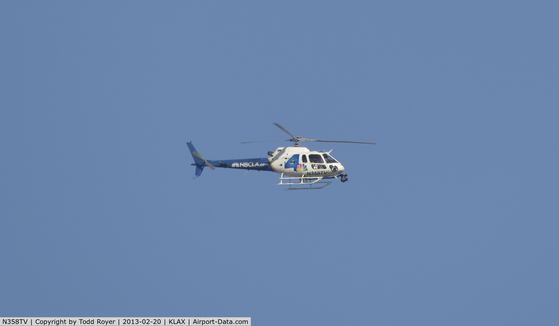 N358TV, 2004 Eurocopter AS-350B-2 Ecureuil Ecureuil C/N 3788, Passing over LAX