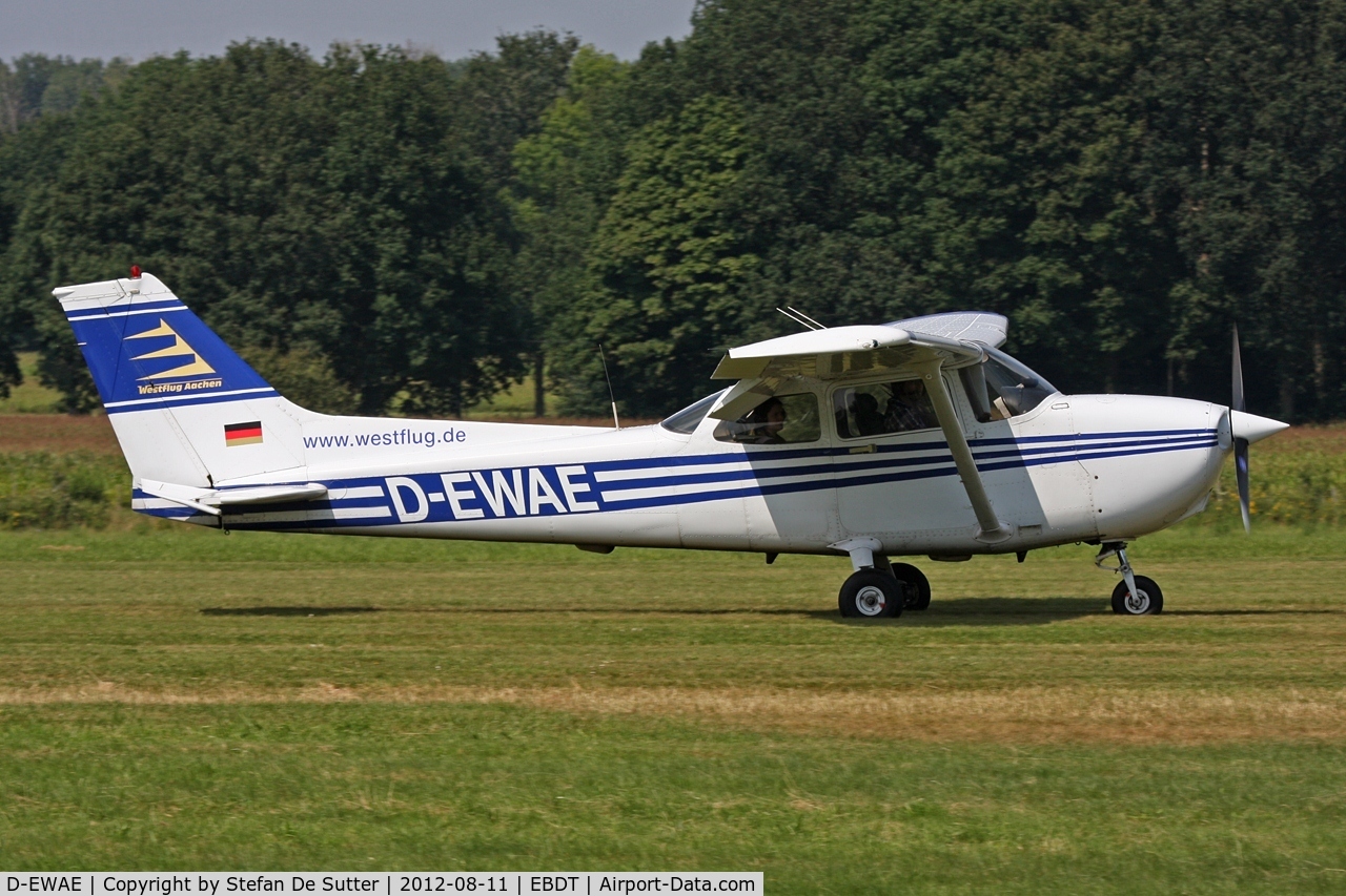 D-EWAE, Cessna 172R C/N 172-80045, Schaffen Fly In 2012.