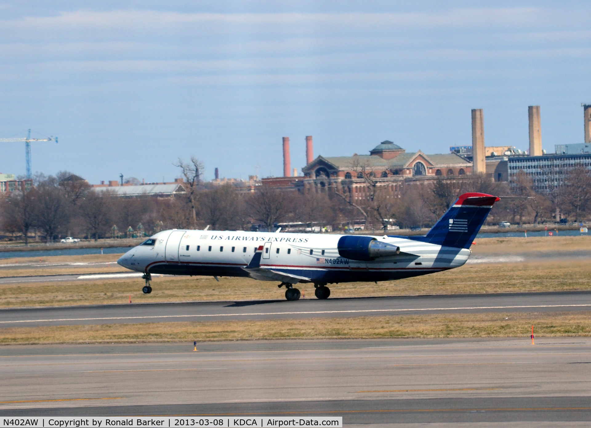 N402AW, 1998 Bombardier CRJ-200LR (CL-600-2B19) C/N 7281, Nose wheel liftoff