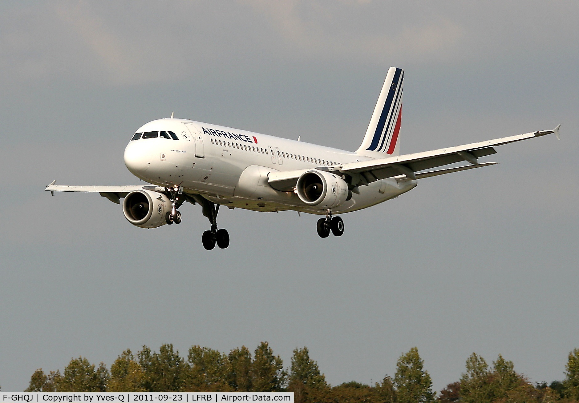 F-GHQJ, 1991 Airbus A320-211 C/N 0214, Airbus A320-211, On final Rwy 25L, Brest-Bretagne Airport (LFRB-BES)