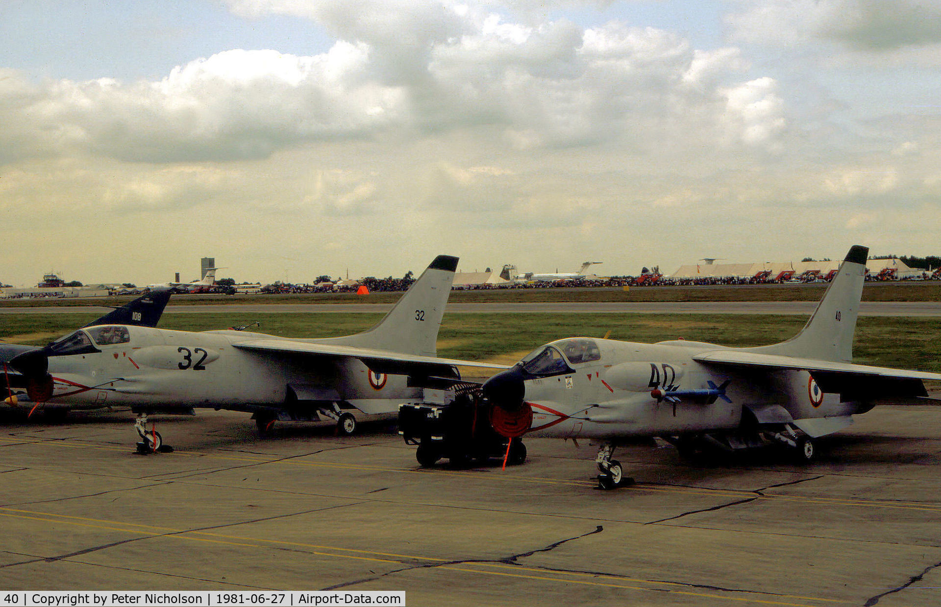 40, Vought F-8E(FN) Crusader C/N 1257, F-8E(FN) of Aeronavale's 12 Flotille on the flight-line alongside companion 32 of the same unit at the 1981 International Air Tattoo at RAF Greenham Common