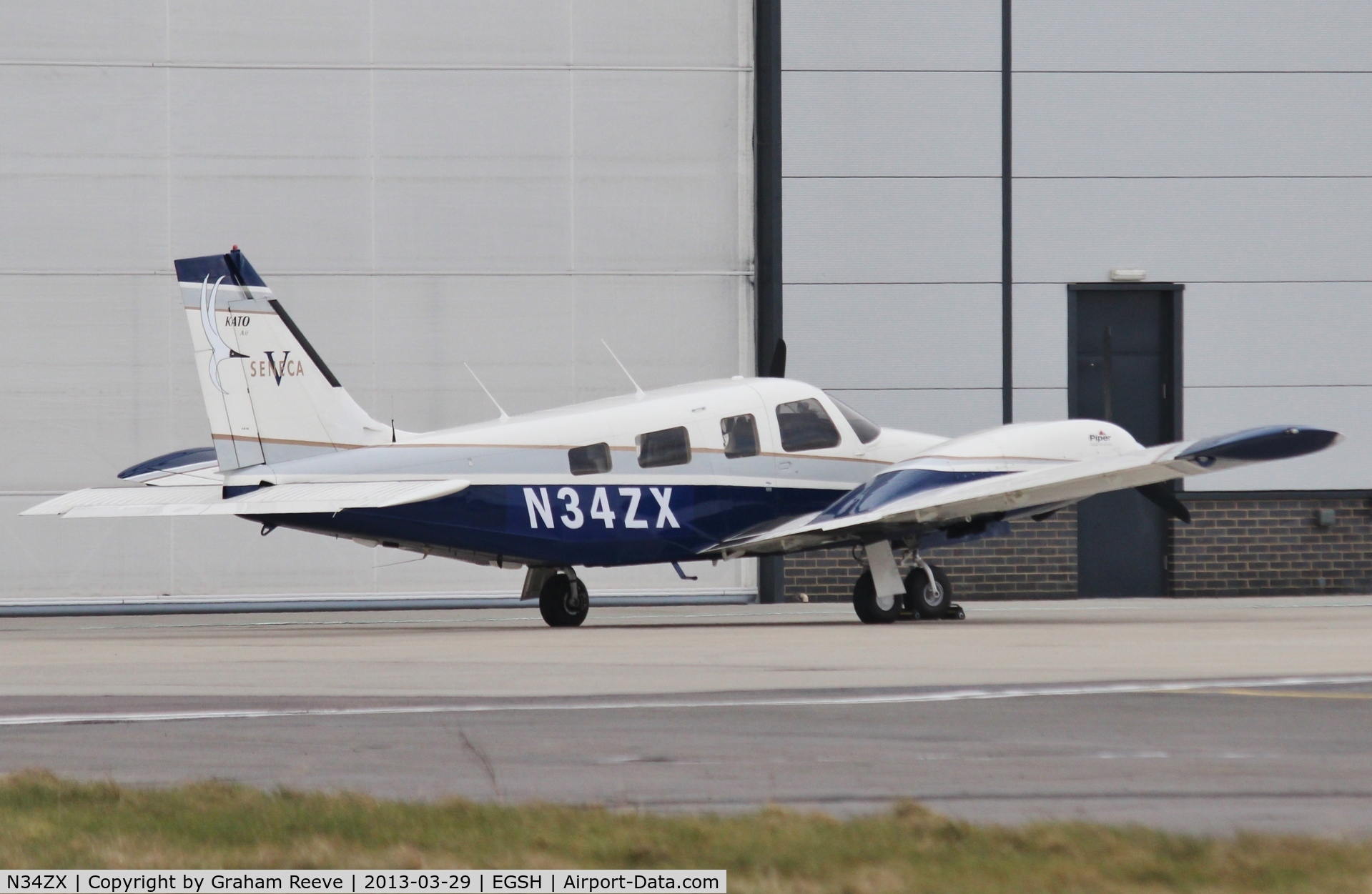 N34ZX, 2013 Piper PA-34-220T Seneca V C/N 3449010, Parked at Norwich.