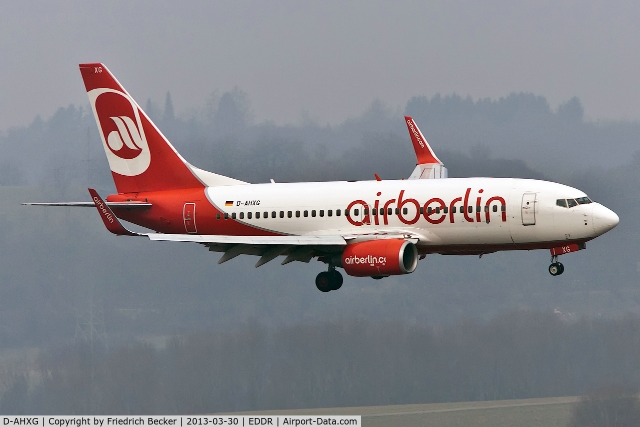 D-AHXG, 2008 Boeing 737-7K5 C/N 35140, on final RW09